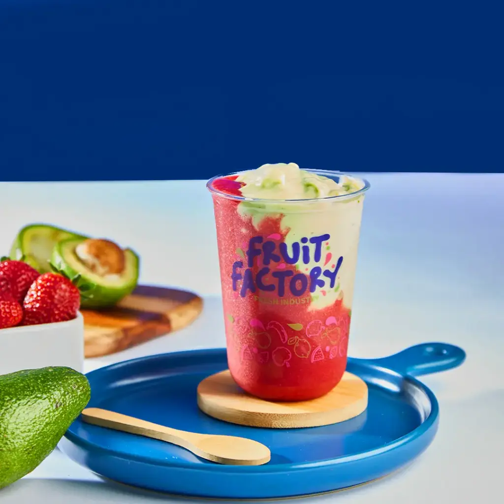 افوكادو و فراولة